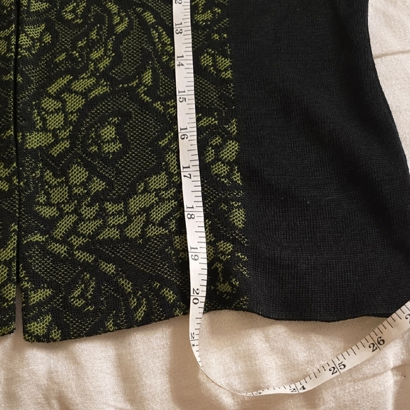 Ming Wang 2 Pieces Black and Green Blazer with Floral Lace And Top - Picture 11 of 15